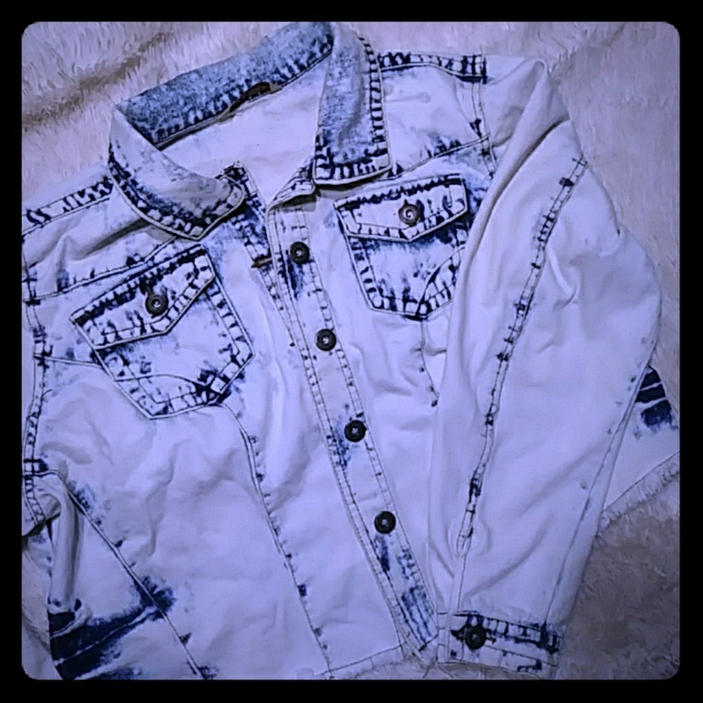 Stone washed blue jean crop jacket